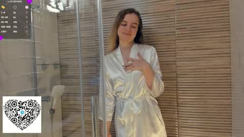 Snapshot of moonperedz chatting on 11.01.25 Eva online show from 11.01.25