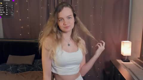 Snapshot of moonperedz chatting on 11.02.25 Eva online show from 11.02.25