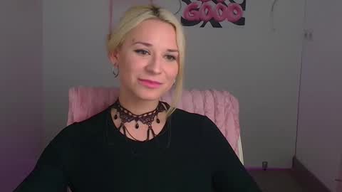 Snapshot of moonsusanna chatting on 05.03.26 Susanna online show from 05.03.26