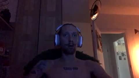 Snapshot of mopsmudrec chatting on 11.09.25 mopsmudrec online show from 11.09.25