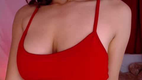 Snapshot of mora_haze chatting on 10.23.25 Mora Haze 3 online show from 10.23.25