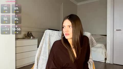 Snapshot of moraimfeld chatting on 10.06.25 Fleyva online show from 10.06.25