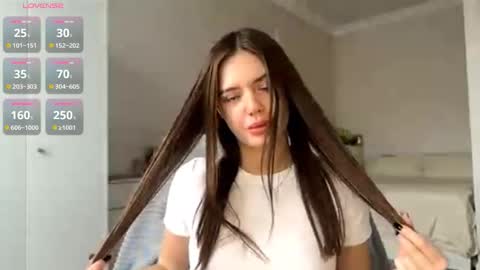 Snapshot of moraimfeld chatting on 10.17.25 Fleyva online show from 10.17.25