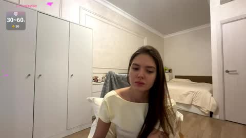 Snapshot of moraimfeld chatting on 10.19.25 Fleyva online show from 10.19.25