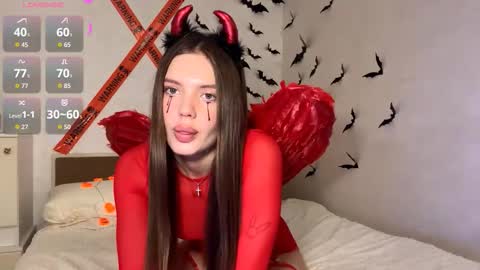 Snapshot of moraimfeld chatting on 10.31.25 Fleyva online show from 10.31.25