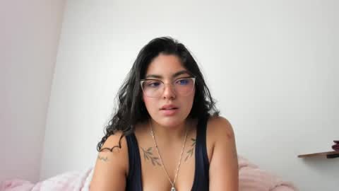 Snapshot of moralesmartinezlaura11 chatting on 06.27.26 Mily sins online show from 06.27.26