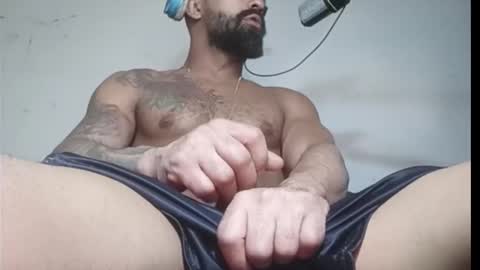 Snapshot of moreno_lutador chatting on 11.08.25 John john online show from 11.08.25