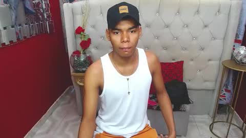 Snapshot of morenoblack23cm chatting on 02.08.25 duohot23 online show from 02.08.25