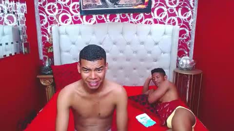 Snapshot of morenoblack23cm chatting on 03.08.25 duohot23 online show from 03.08.25