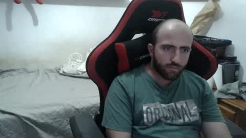 Snapshot of morenoch19 chatting on 11.01.25 alejo online show from 11.01.25