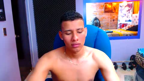 Snapshot of morenofullhot chatting on 01.22.25 MorenoFullHot online show from 01.22.25
