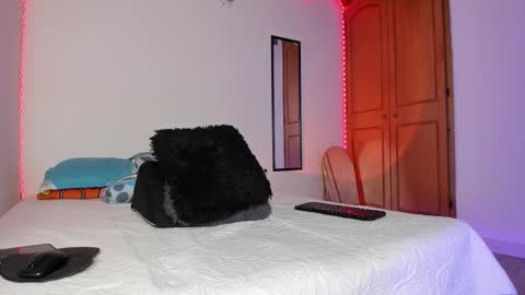 Snapshot of morenosiam chatting on 11.09.25 morenosiam online show from 11.09.25