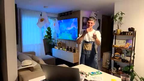 Snapshot of morgan_hiller chatting on 10.31.25 online show from 10.31.25