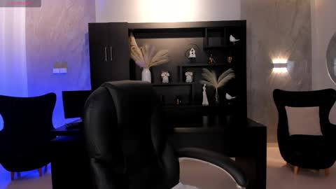 Snapshot of morganhicks chatting on 09.29.25 Morgan Hicks online show from 09.29.25