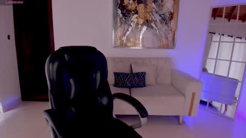 Snapshot of morganhicks chatting on 10.03.25 Morgan Hicks online show from 10.03.25