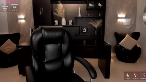 Snapshot of morganhicks chatting on 10.28.25 Morgan Hicks online show from 10.28.25