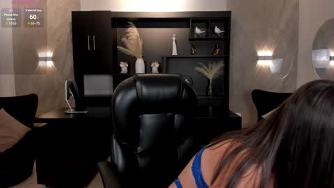 Snapshot of morganhicks chatting on 10.29.25 Morgan Hicks online show from 10.29.25