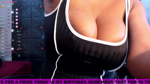 Snapshot of morochaa_fire chatting on 12.30.24 Morocha online show from 12.30.24