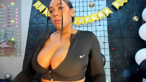 Snapshot of morochaa_fire chatting on 01.01.25 Morocha online show from 01.01.25