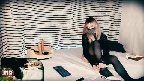 Morphelina online show from 10.29.25