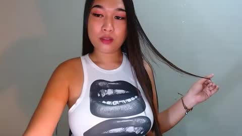 Snapshot of morriganhel_ chatting on 12.12.24 morriganhel_ online show from 12.12.24