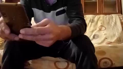 Snapshot of mospeleu chatting on 01.04.25 Nomadu online show from 01.04.25