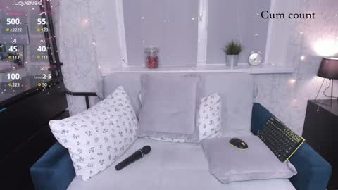 Snapshot of mother_of_pantyhose chatting on 12.15.24 Sasha online show from 12.15.24