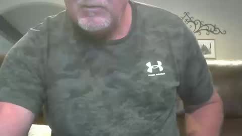 Snapshot of motorguy08 chatting on 10.16.25 motorguy08 online show from 10.16.25