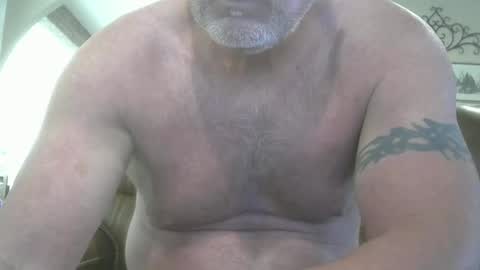 Snapshot of motorguy08 chatting on 10.29.25 motorguy08 online show from 10.29.25