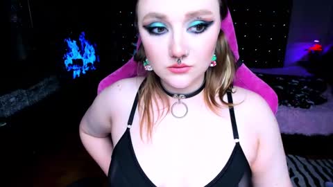 Snapshot of motorkate chatting on 12.24.24 motorkate online show from 12.24.24