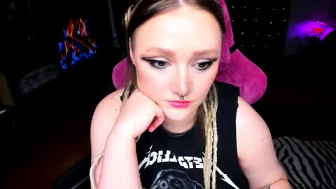 Snapshot of motorkate chatting on 01.30.25 motorkate online show from 01.30.25