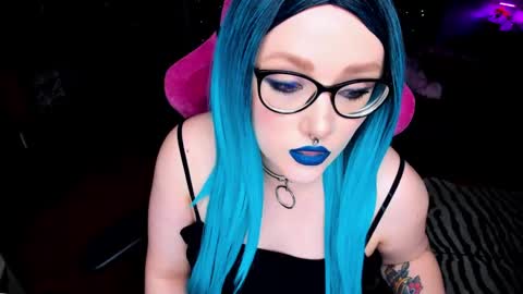 Snapshot of motorkate chatting on 02.25.25 motorkate online show from 02.25.25