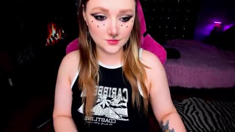 Snapshot of motorkate chatting on 02.28.25 motorkate online show from 02.28.25