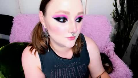 Snapshot of motorkate chatting on 09.16.25 motorkate online show from 09.16.25