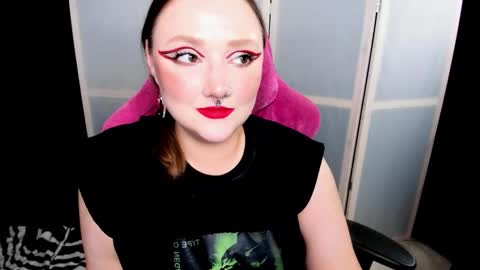 Snapshot of motorkate chatting on 10.01.25 motorkate online show from 10.01.25