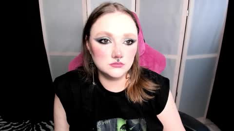 Snapshot of motorkate chatting on 10.18.25 motorkate online show from 10.18.25