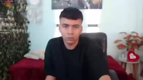 Mou Fly online show from 09.19.25