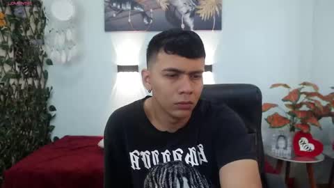 Mou Fly online show from 09.21.25