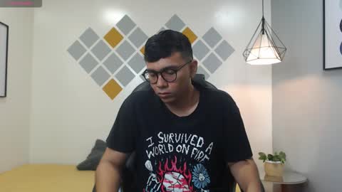 Mou Fly online show from 09.22.25