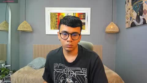 Mou Fly online show from 09.29.25