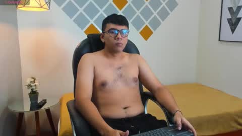 Mou Fly online show from 10.10.25