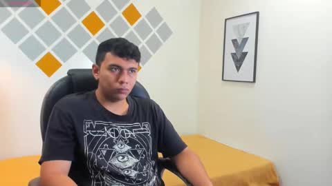 Mou Fly online show from 10.11.25