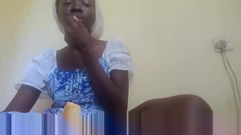 Snapshot of mouthymiss chatting on 10.10.25 Mouthymiss online show from 10.10.25