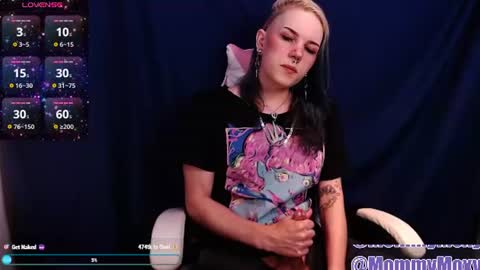 Snapshot of moxynverve chatting on 06.19.26 Moxy online show from 06.19.26