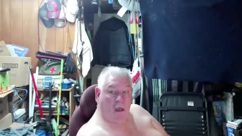 mr_canoe_licker_69 online show from 12.31.24