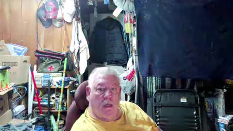 mr_canoe_licker_69 online show from 01.01.25