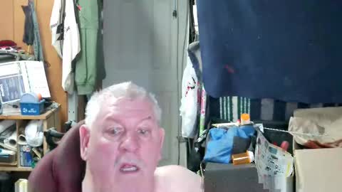 mr_canoe_licker_69 online show from 02.28.25