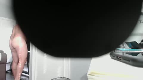 Snapshot of mr_e_solved chatting on 12.17.24 just me online show from 12.17.24