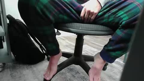 Snapshot of mr_e_solved chatting on 12.22.25 just me online show from 12.22.25