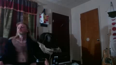 mr_happy12 online show from 10.31.25